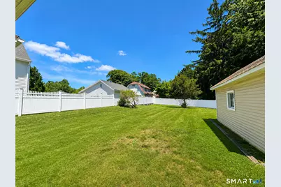 195 Montowese Avenue, North Haven, CT 06473 - Photo 15