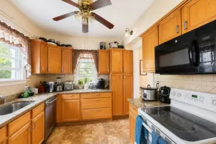 195 Montowese Ave, North Haven, CT 06473 - Photo 3