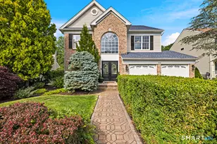 35 Lilac Ln, Danbury, CT 06810 - Photo 39