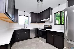 1 Meadow Ct, Simsbury, CT 06070 - Photo 11