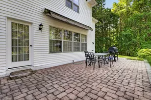 2 Larchwood Ln, East Lyme, CT 06333 - Photo 11