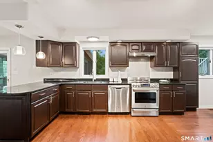 425 Schoolside Ln, Guilford, CT 06437 - Photo 13