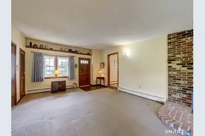 8 Circle Drive, Enfield, CT 06082 - Photo 5