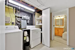 104 Exeter St, Hartford, CT 06106 - Photo 37