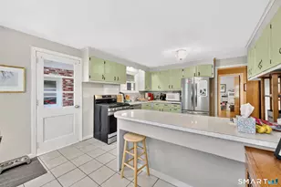 104 Exeter St, Hartford, CT 06106 - Photo 29