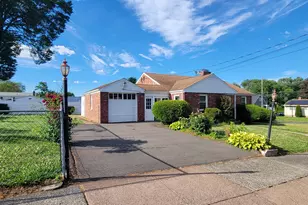 104 Exeter St, Hartford, CT 06106 - Photo 1