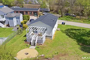21 Chase St, Stonington, CT 06379 - Photo 3