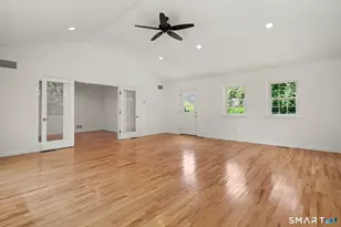 29 Coachlamp Ln, Darien, CT 06820 - Photo 17