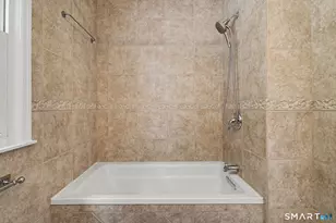29 Coachlamp Ln, Darien, CT 06820 - Photo 25
