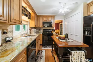 105 Inwood Ln, Bristol, CT 06010 - Photo 17