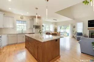 2 Iris Ct, Cromwell, CT 06416 - Photo 5