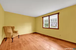 39 Woodbine Cir, Bridgeport, CT 06606 - Photo 23