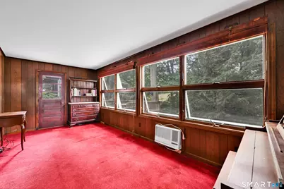 39 Woodbine Circle, Bridgeport, CT 06606 - Photo 7