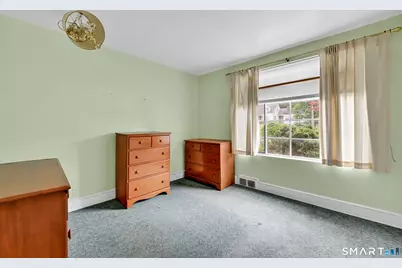 39 Woodbine Circle, Bridgeport, CT 06606 - Photo 13