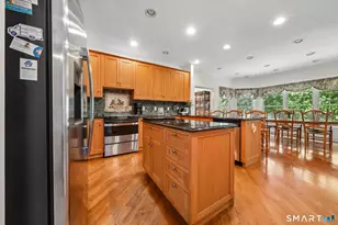132 E Hunting Ridge Rd, Stamford, CT 06903 - Photo 7