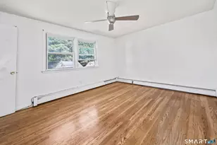 69 Sunshine Cir, Bridgeport, CT 06606 - Photo 9