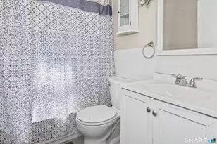 69 Sunshine Cir, Bridgeport, CT 06606 - Photo 7