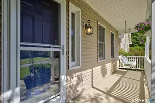 8 Bristle Ln, Newtown, CT 06482 - Photo 5