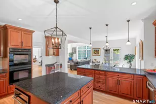 25 Avalon Dr, Middlebury, CT 06762 - Photo 9