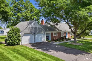 9 Pondside Dr, Wethersfield, CT 06109 - Photo 3