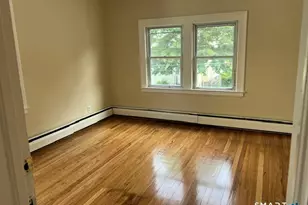 27 Arnold St, Hartford, CT 06106 - Photo 15