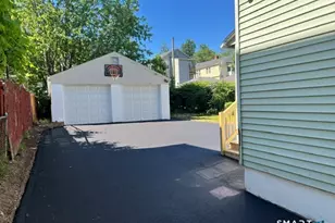 27 Arnold St, Hartford, CT 06106 - Photo 5