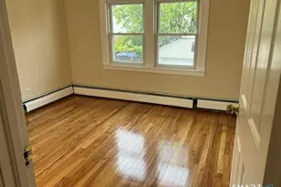 27 Arnold St, Hartford, CT 06106 - Photo 17