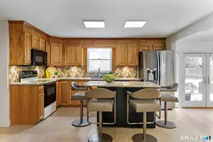 22 Seneca Dr, Vernon, CT 06066 - Photo 9