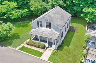 25 Beecher St, Seymour, CT 06483 - Photo 3