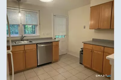 453 Robin Court #453, Cheshire, CT 06410 - Photo 5
