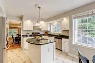 152 Chase Hollow Ln, Glastonbury, CT 06033 - Photo 7