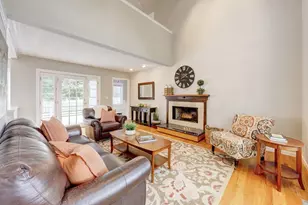 152 Chase Hollow Ln, Glastonbury, CT 06033 - Photo 3