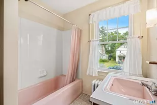 81 Woodlawn St, West Hartford, CT 06110 - Photo 25