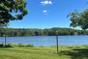 108 Jamestown Rd, Stratford, CT 06614 - Photo 5