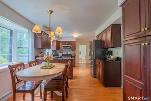 260 Pilgrim Ln, Stratford, CT 06614 - Photo 9