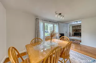 21 Old Meadow Plain Rd, Simsbury, CT 06070 - Photo 9