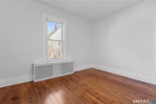 394 Gregory St, Bridgeport, CT 06604 - Photo 19