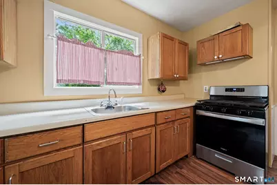220 Murray Street, Meriden, CT 06450 - Photo 7
