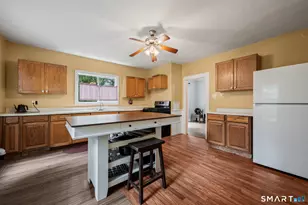 220 Murray St, Meriden, CT 06450 - Photo 3