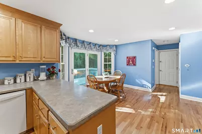 29 Narragansett Trail, Newtown, CT 06482 - Photo 13