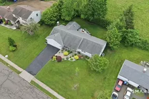 74 Briarwood Dr, Manchester, CT 06040 - Photo 3