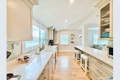 -225 Hoyt Street, Darien, CT 06820 - Photo 9