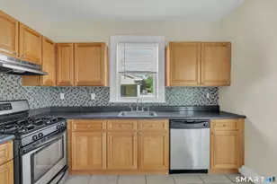 215 Overland Ave, Bridgeport, CT 06606 - Photo 19