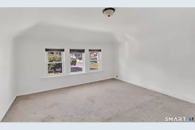 215 Overland Avenue, Bridgeport, CT 06606 - Photo 29