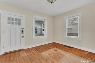 215 Overland Ave, Bridgeport, CT 06606 - Photo 9