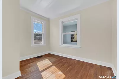 215 Overland Avenue, Bridgeport, CT 06606 - Photo 15