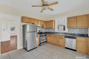 215 Overland Ave, Bridgeport, CT 06606 - Photo 17