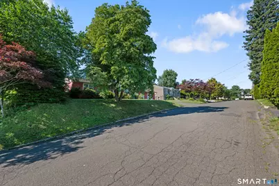 4 Francis Road, Danbury, CT 06810 - Photo 27
