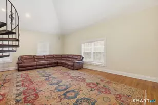 18 W Haviland Ln, Stamford, CT 06903 - Photo 9