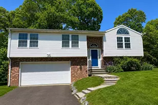 374 Stevenson Rd, New Haven, CT 06515 - Photo 1
